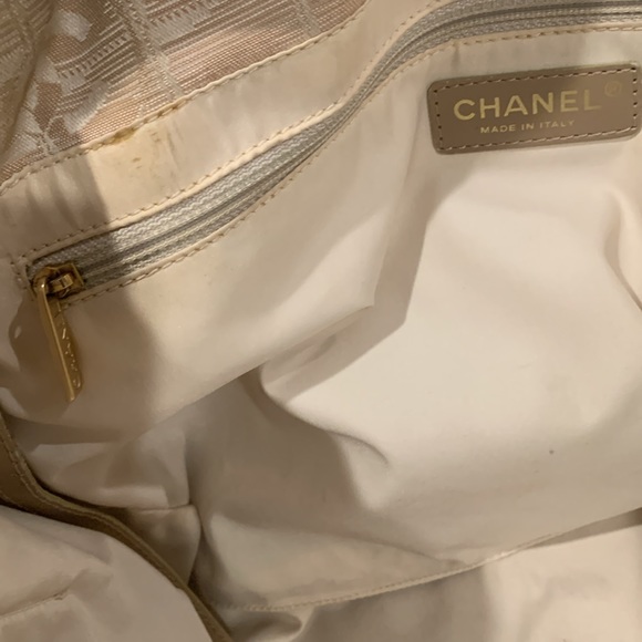 Authentic Chanel beige travel line canvas and leather tote. Date code is 8358878 - Picture 14 of 16